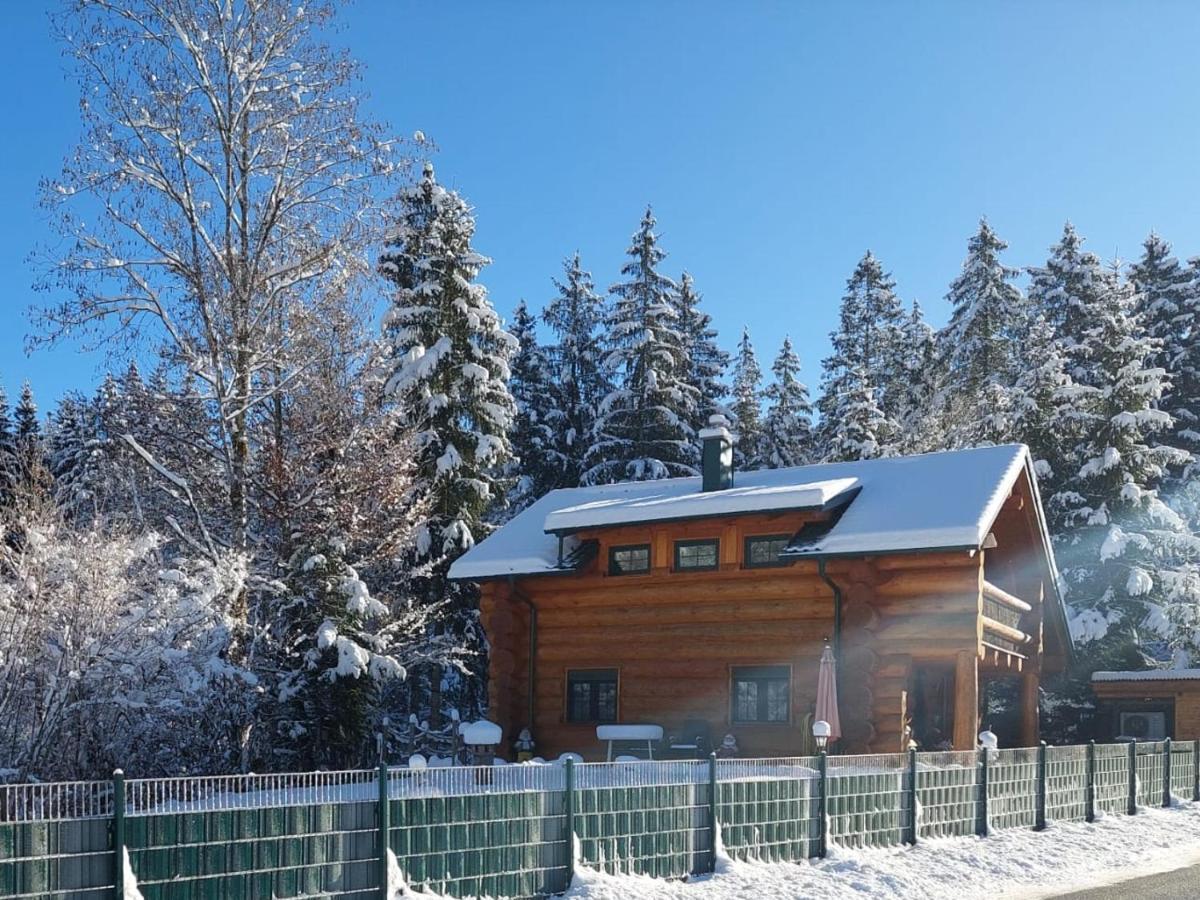 Ferienwohnungen Blockhaus - Zwergenhaeusl กรุนเอา อิม อาล์มทาล ภายนอก รูปภาพ