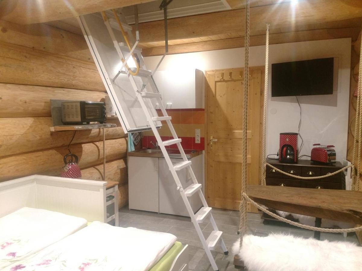 Ferienwohnungen Blockhaus - Zwergenhaeusl กรุนเอา อิม อาล์มทาล ภายนอก รูปภาพ