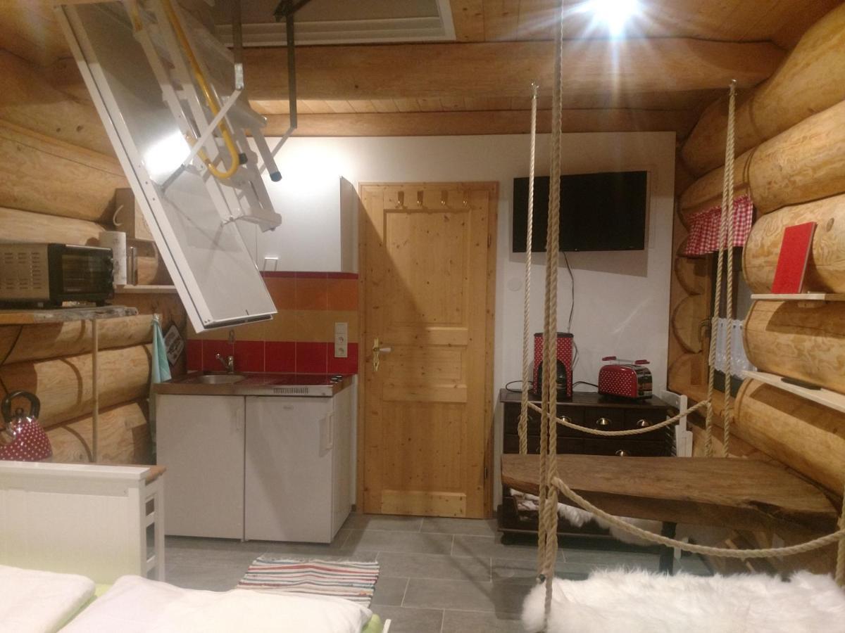 Ferienwohnungen Blockhaus - Zwergenhaeusl กรุนเอา อิม อาล์มทาล ภายนอก รูปภาพ