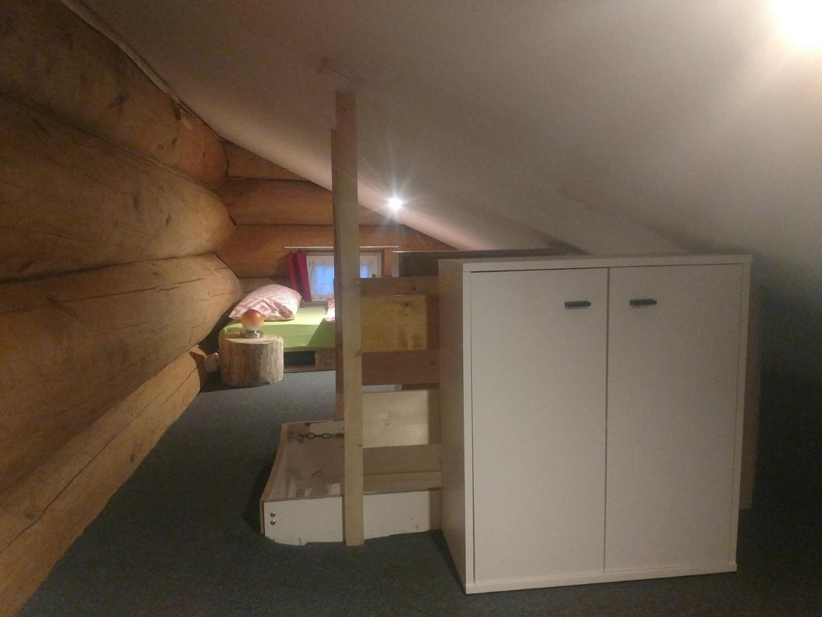 Ferienwohnungen Blockhaus - Zwergenhaeusl กรุนเอา อิม อาล์มทาล ภายนอก รูปภาพ